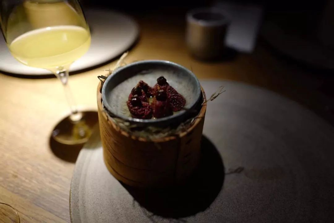 世界第一餐厅NOMA:“有什么吃什么”的能耐和“改变世界”的勇气