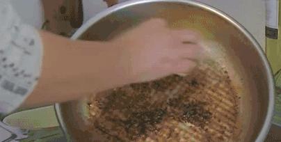 不锈钢锅生锈烧黑了怎么清洗,不锈钢锅用前怎么处理才不生锈
