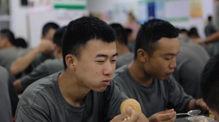 春晖学校抗洪,学校为抗洪官兵提供后勤保障