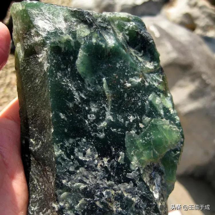 图解石英岩玉与翡翠的区别,石英岩玉和碳酸盐质玉哪个值钱