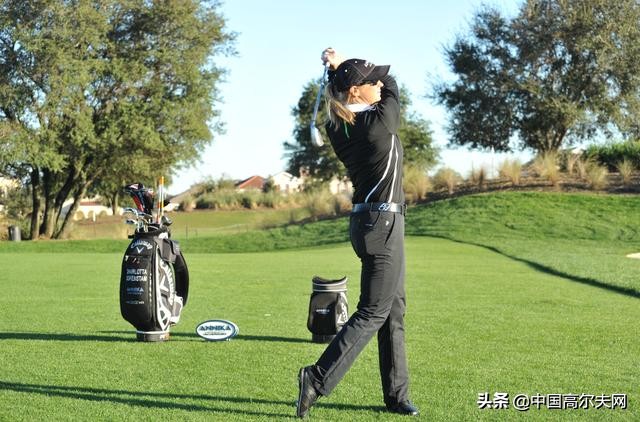 打高尔夫怎么能站住呢,打高尔夫前要准备什么