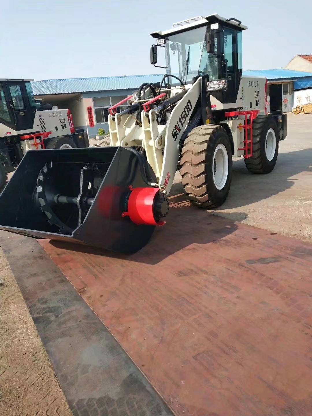 小型自动移动三轮混凝土搅拌车,可以搅干料的混凝土搅拌车