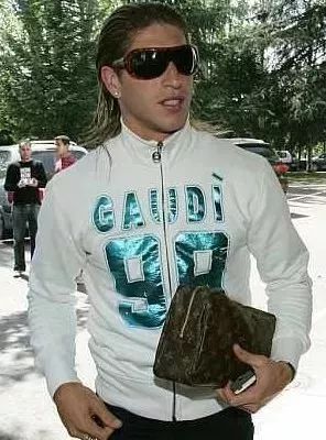 中国人为什么喜欢夹包,老外学中国人夹包