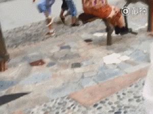 你根本想象不到民间健身有多狂野,你想象不到的健身方式