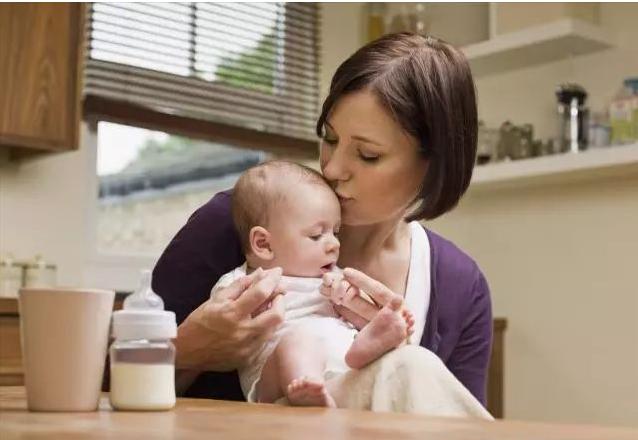 宝妈通乳的按摩手法,刚生完宝宝怎么快速通乳