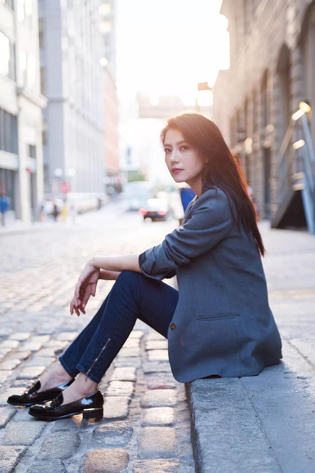 杨幂小白鞋穿搭新中式,杨幂同款流行板鞋搭配图