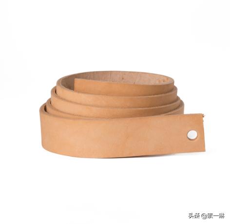 男士装饰皮带怎么系,男士配饰皮带