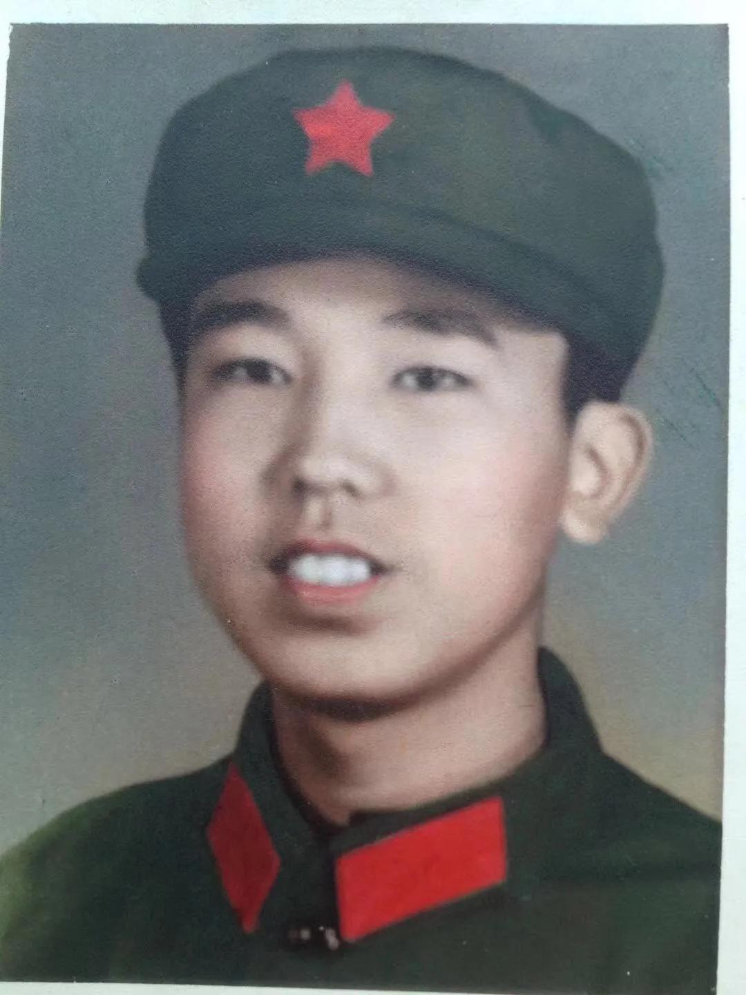 40年前的回忆童年往事记忆犹新,40年前的军营回忆