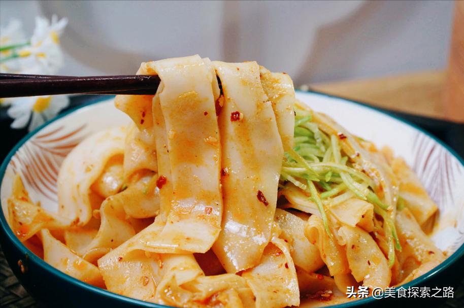 夜市摆地摊卖什么最好赚钱,夜市摆摊做什么成本最低最赚钱