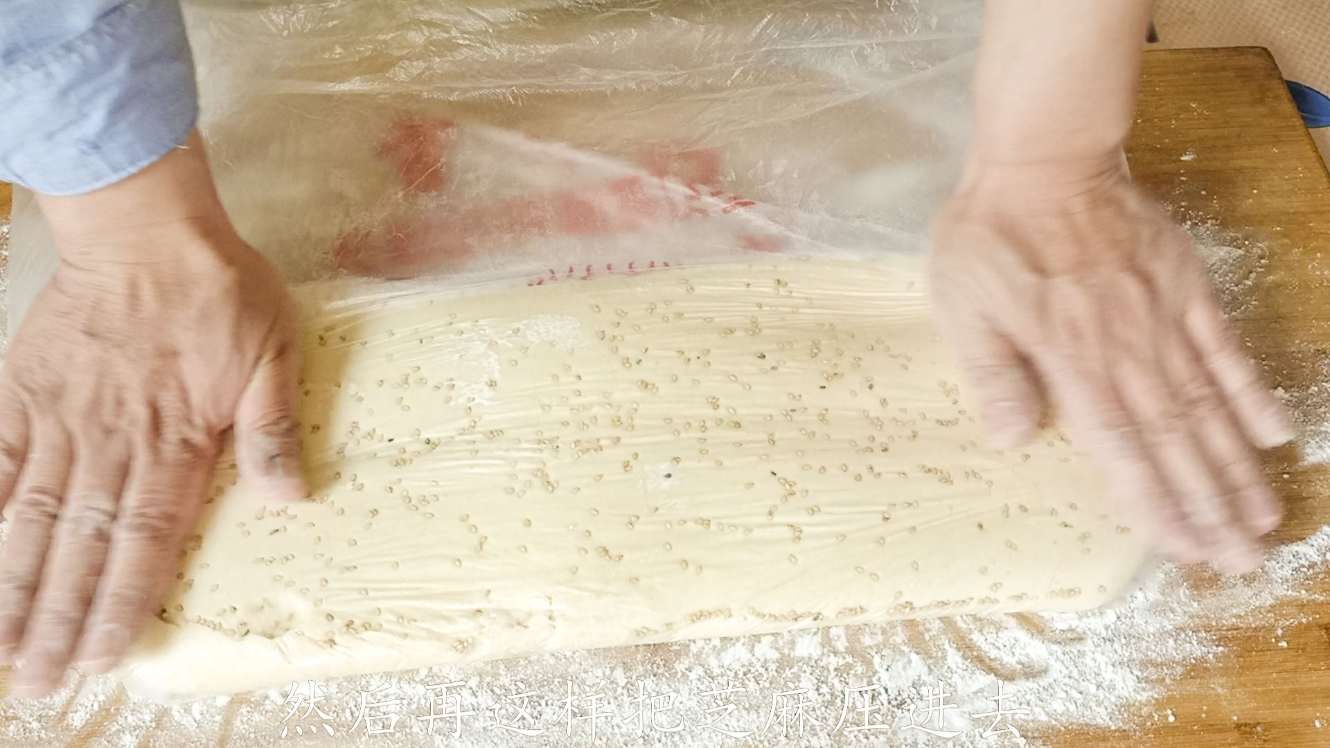 宅家油条是越做越好吃,宅家零食暄软油条的做法