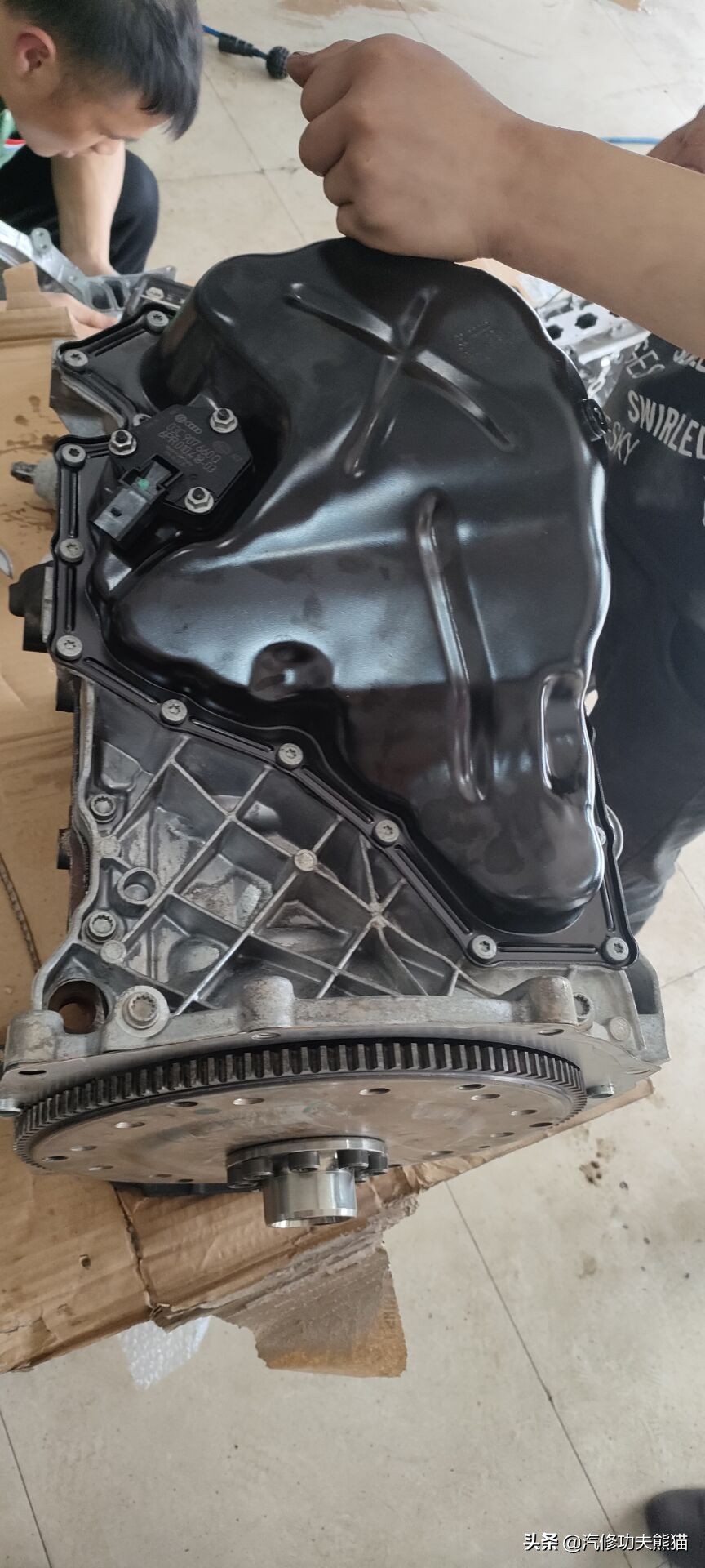 奥迪q5烧机油狂飙,奥迪q5烧机油且发动机抖动