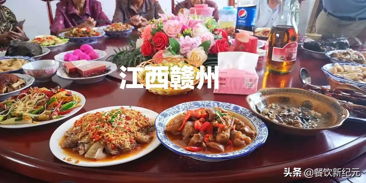 同样是农村办酒席,广西江西云泥之别,网友:没有对比就没伤害