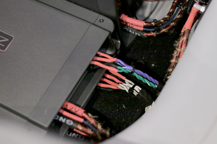 泰州捷豹汽车音响改装,哈尔滨汽车音响改装方法