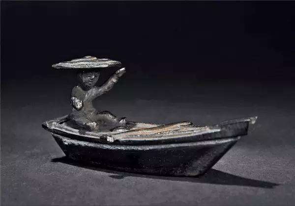 男子带袖珍“小茶壶”鉴宝，专家佩服不已，直呼你胆子真大