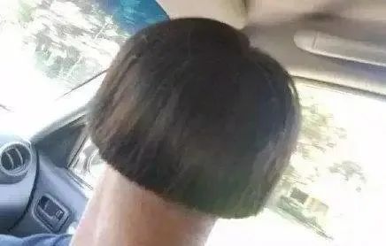 自己在家剪头发又染头发,在家自己给小女孩剪头发