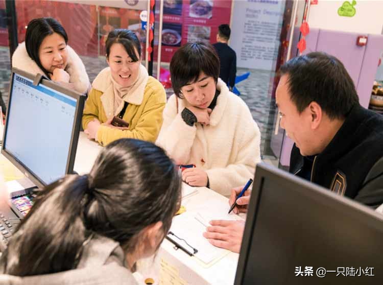 创业投资蹦床乐园该如何运营,蹦床公园投资加盟多少钱