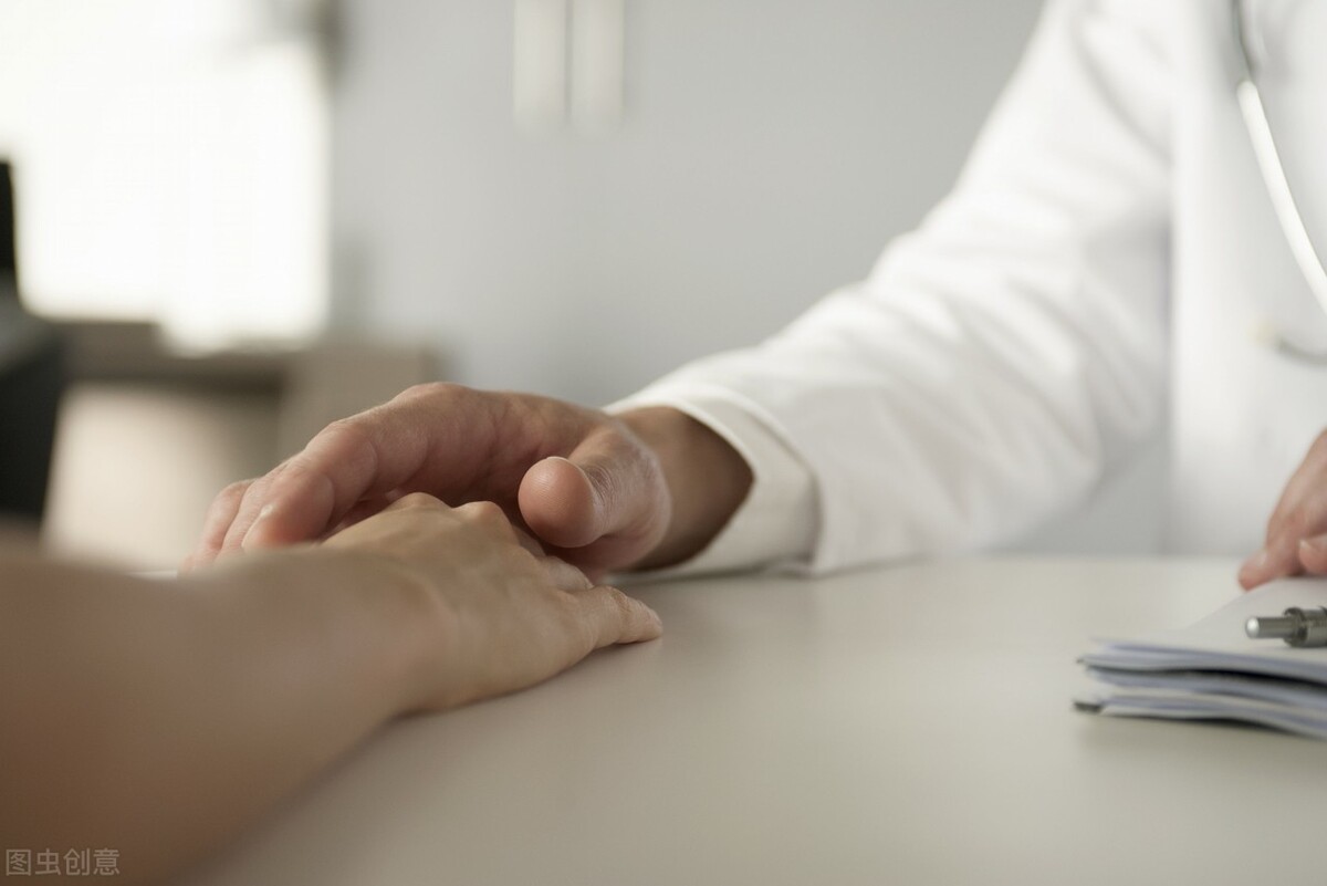 家属不愿意治疗的精神病人怎么办,精神分裂症家人不理睬