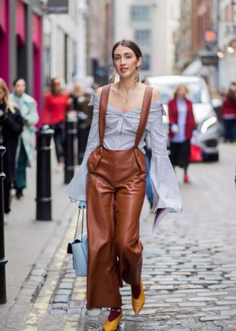 王心凌粉色帽子造型,王心凌穿搭回归现实生活