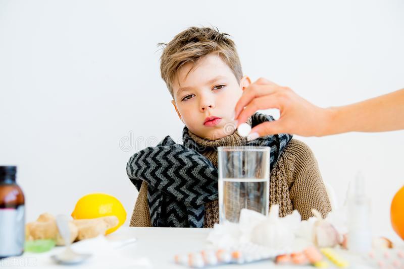 这两种药别给孩子吃了,这2种药已被禁用很多人还不知道