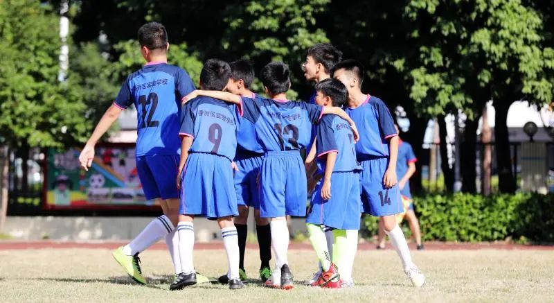 青岛校园足球联赛开幕,中小学校园足球联赛开幕