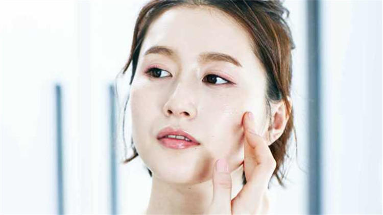 脸上雀斑多？3个方法，将“它”连根拔起，心情瞬间美丽了