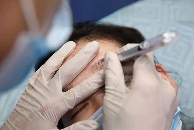 纹眉失败像什么,纹眉掉痂了眉毛怎么是红色