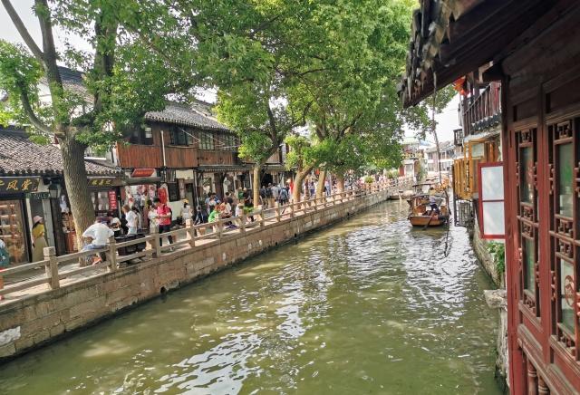 上海朱家角古镇值得游玩么,上海朱家角古镇离湖州远么