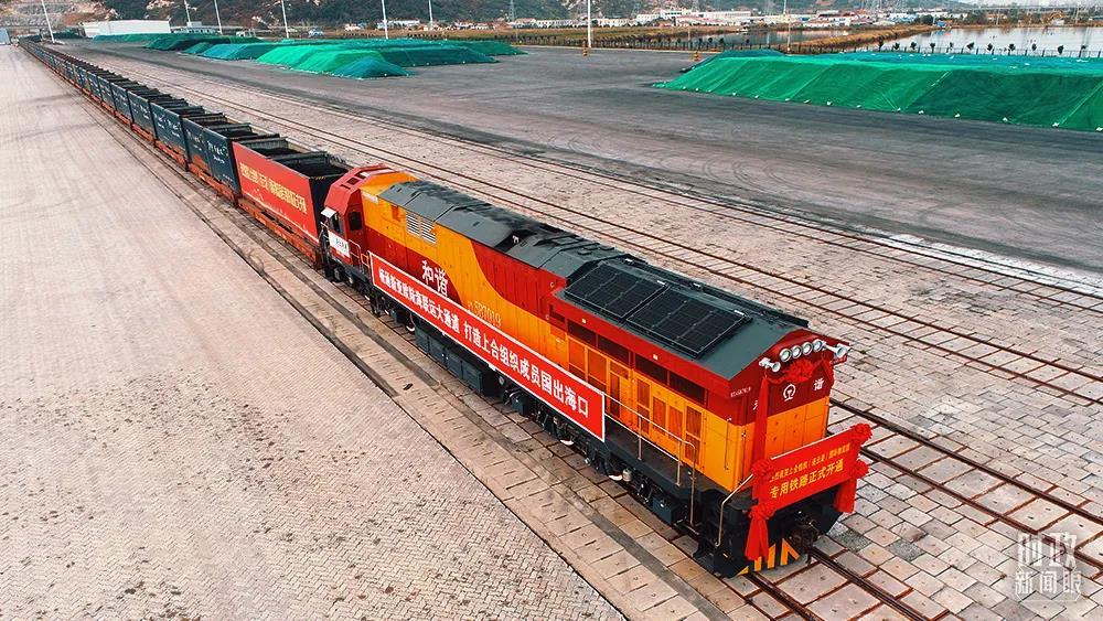 时政新闻眼丨今年出席系列多边峰会，习*平近**强调了哪些关键词