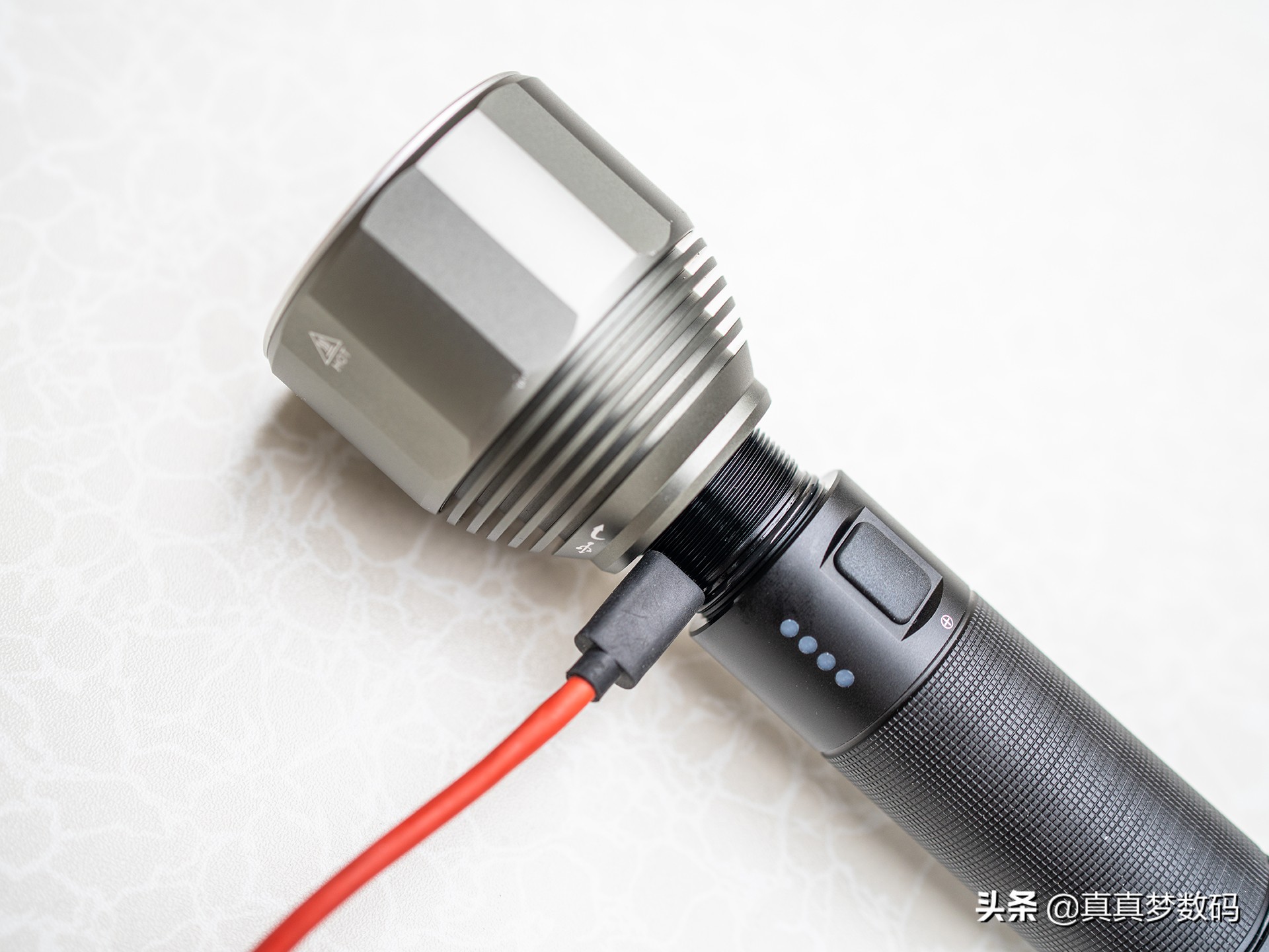 强光手电筒应该如何选择,强光手电筒怎样选