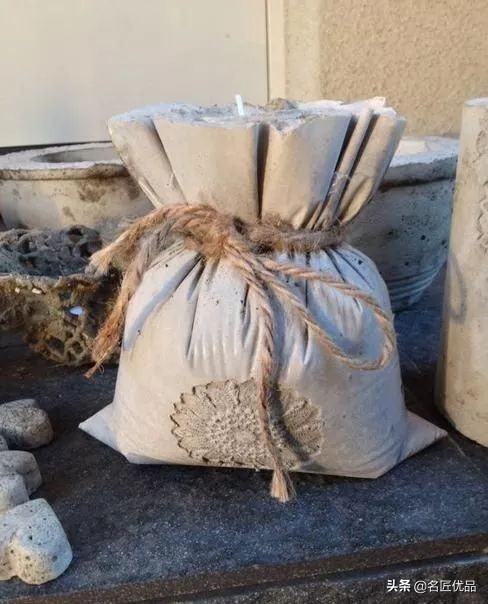 塑料旧手套,新买的手套被塑料和铁连在一起