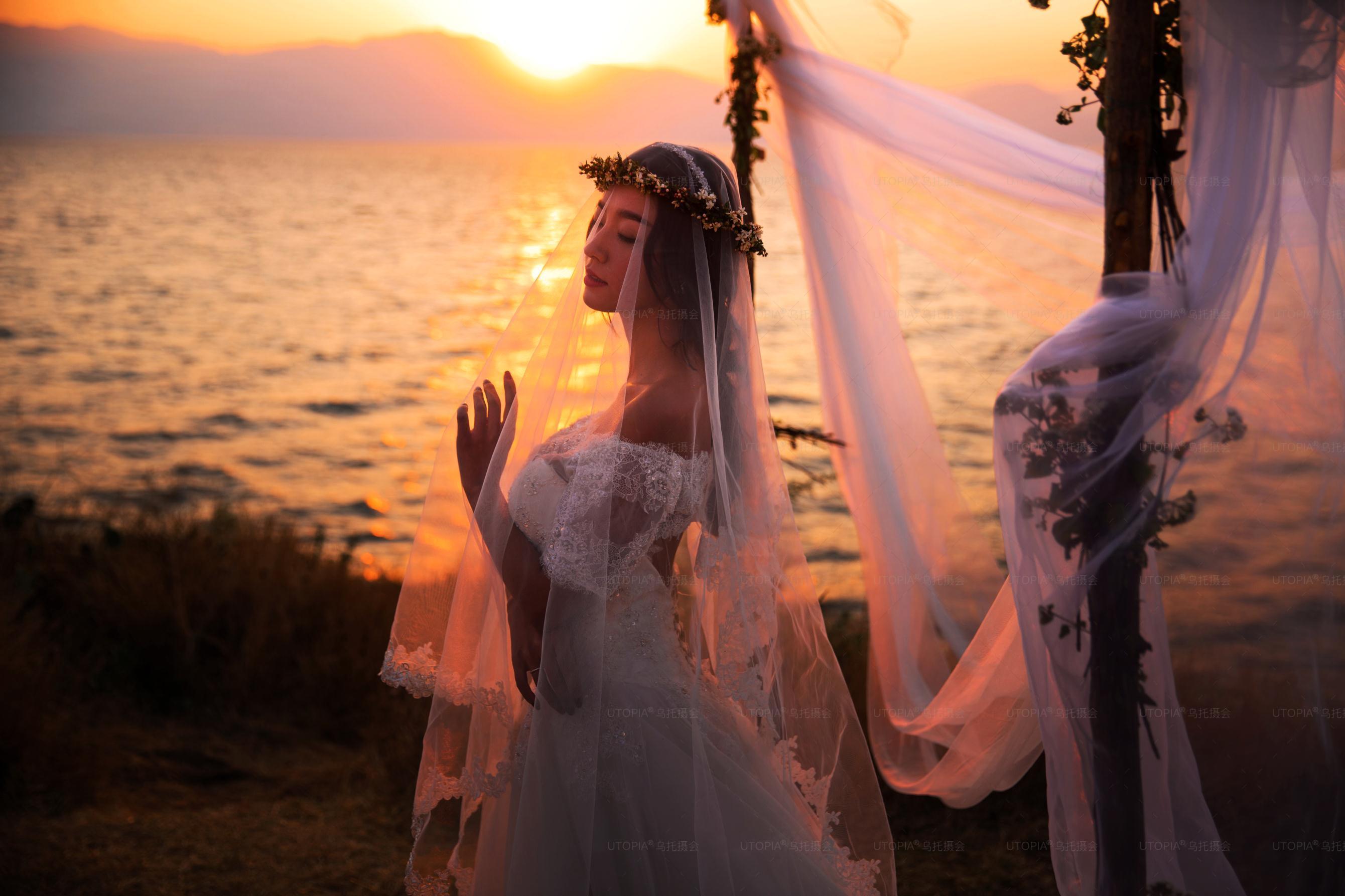 黄晓明和baby的婚纱照值多少钱？你的婚纱照该如何选？