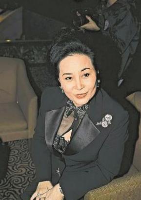 蓝琼缨对利智做了什么,利智与赌王新闻最新消息