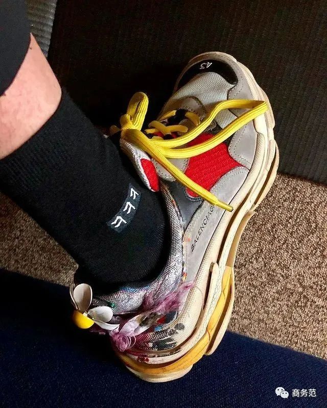 权志龙和jennie约会穿什么鞋,权志龙与jennie的穿搭