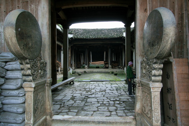 大山深处寻找古村,梅岭古村