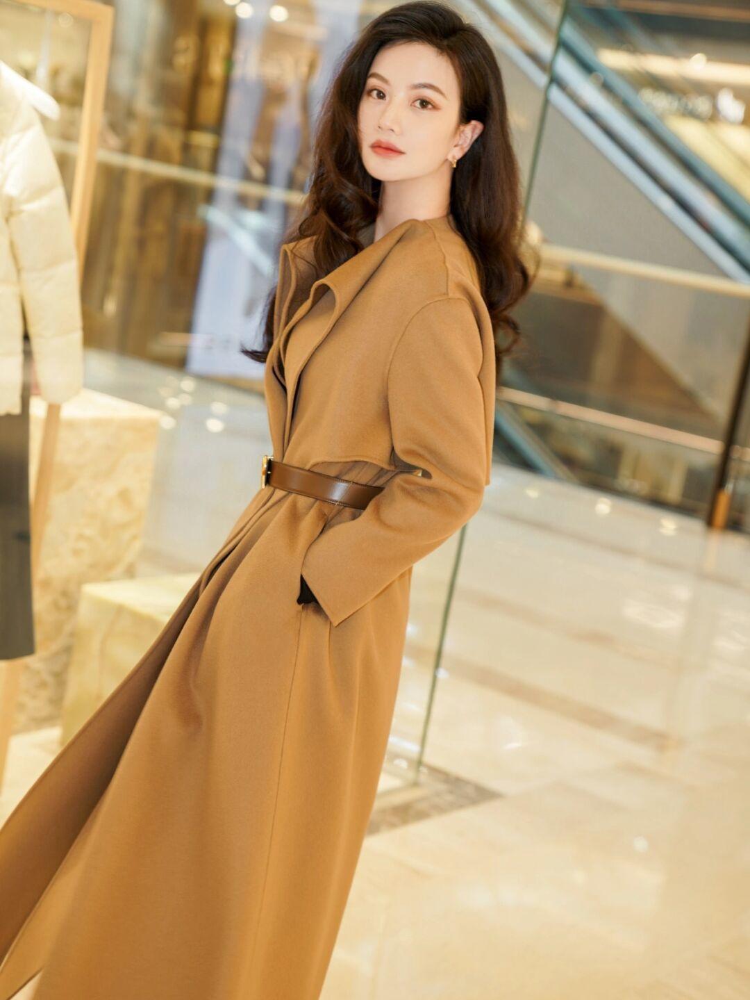 驼色羊绒大衣最佳颜色,驼色大衣推荐什么年纪