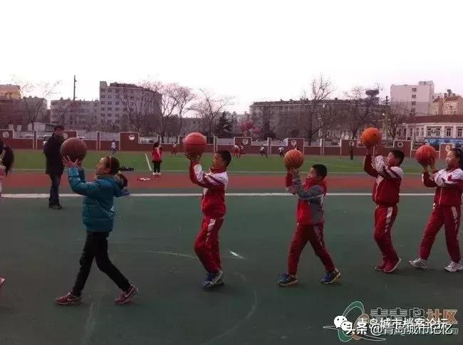 青岛四方小村庄老照片,青岛汉口路小学老照片