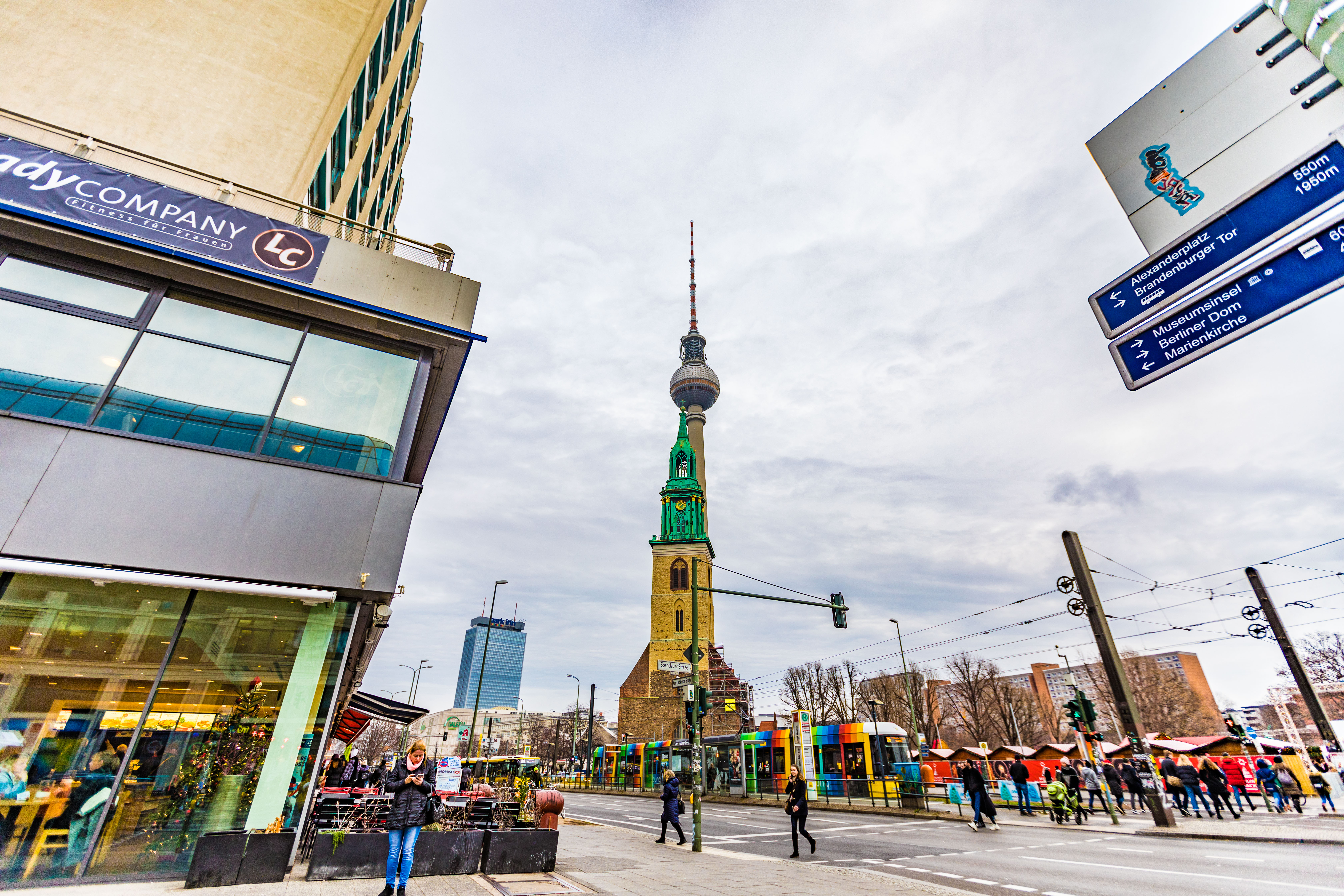 东方明珠和柏林电视塔的区别,柏林有哪些地标性建筑