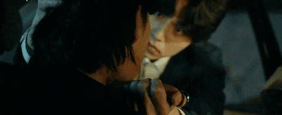 群租吃人游戏，前两分钟男主就被爆头