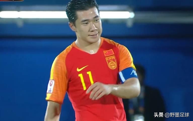 中国队少见超水平停球，下一秒却暴露最大缺点：带球直接趟大了