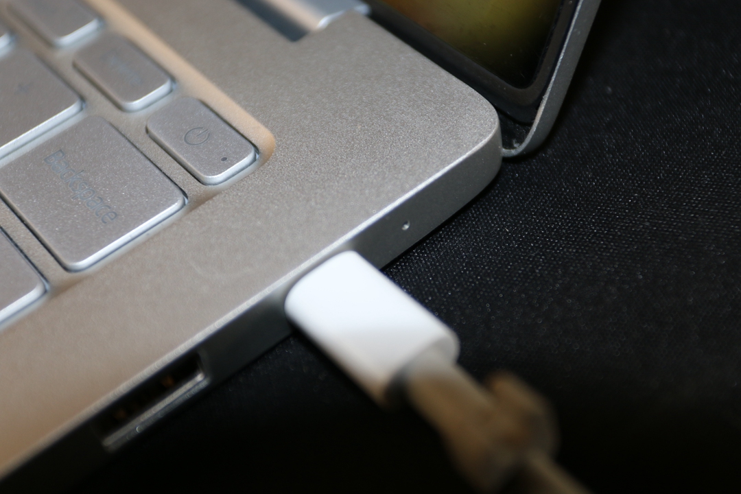 小米手机摔了一下不能开机怎么办,小米11摔了一下就开不开机了