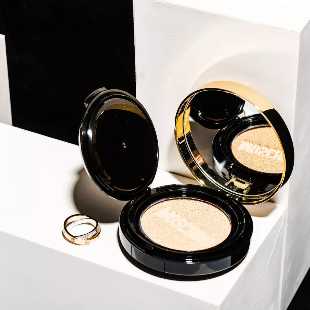 李佳琦推荐这个韩国牌子气垫真的好用,自然遮瑕轻薄、不卡粉脱妆