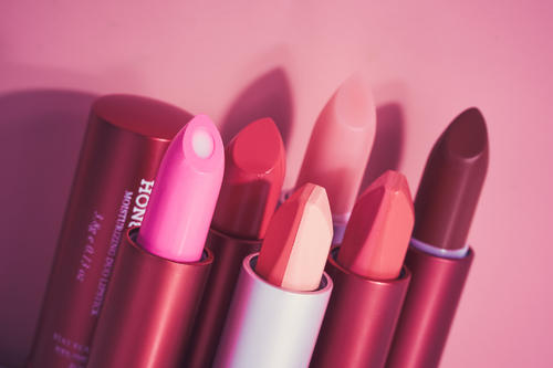 化妆必备的化妆品有哪些,懒人化妆品推荐懒人快速化妆必备