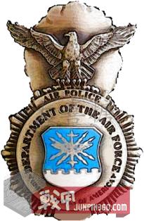 空军宪兵第四部分：安全部队制服配饰中的特色元素