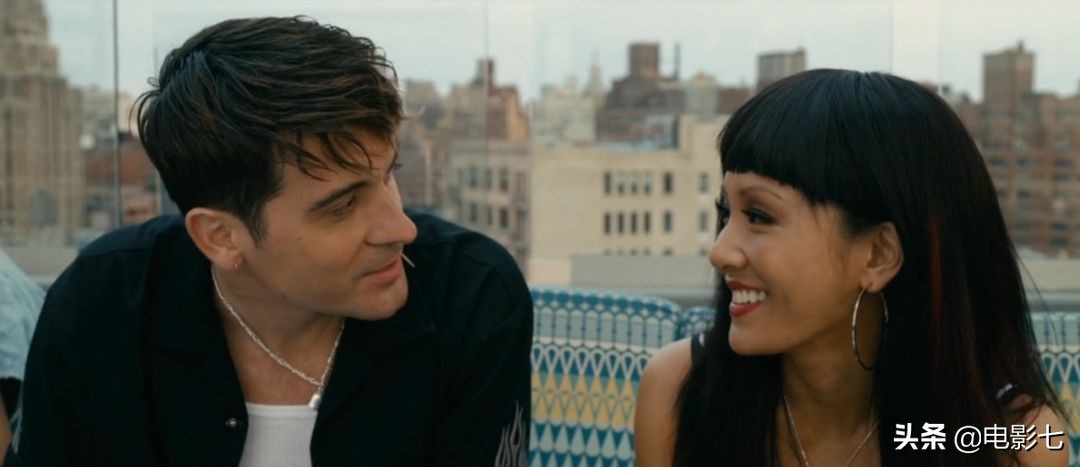 色香味俱全，好莱坞性感女神扎堆，这部「限制级」喜剧，非常过瘾