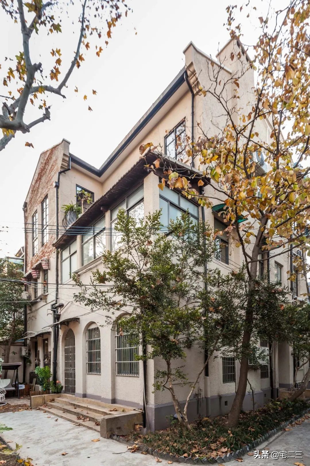 一栋隐居闹市的上海老洋房，一对“新克勒”夫妻的躺平日常