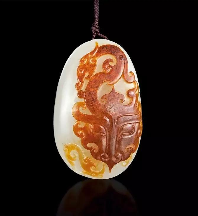 俏色羊脂美玉，美皮玉雕更美