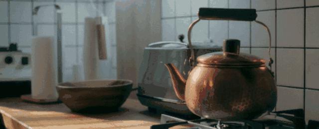 你家自来水有怪味么,酒店自来水有消毒水味