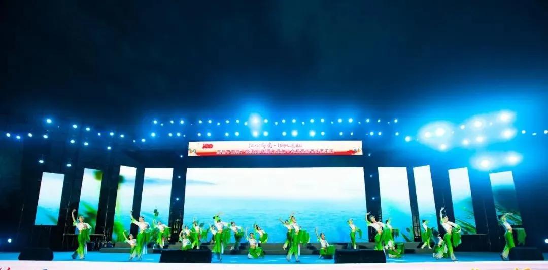 红心向党筑梦青春演出视频,2023红心向党建功新时代文艺汇演