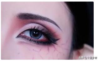 为什么化完妆2小时后就像没化妆,为什么刚化完妆很白一会就不白了