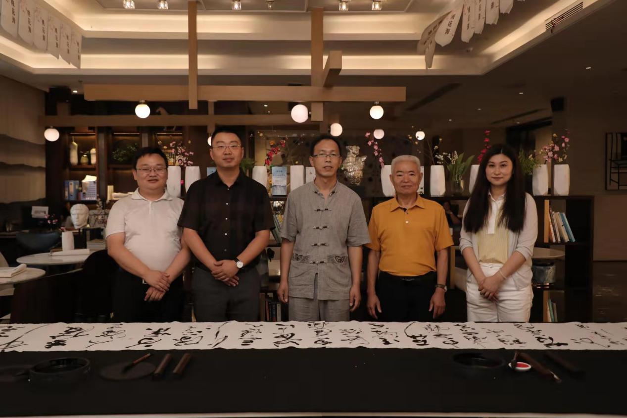 挥墨染桃源，丹青润风骨